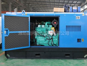 100kw康明斯電調(diào)同步無(wú)刷柴油發(fā)電機(jī)組